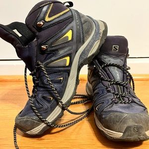Women’s Salomon Gortex X Ultra Wide Size 7 Lightweight Hiking Boots